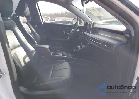 2022 Lincoln Corsair Standard z USA, uszkodzony, nr VIN 5LMCJ1C98NUL05829